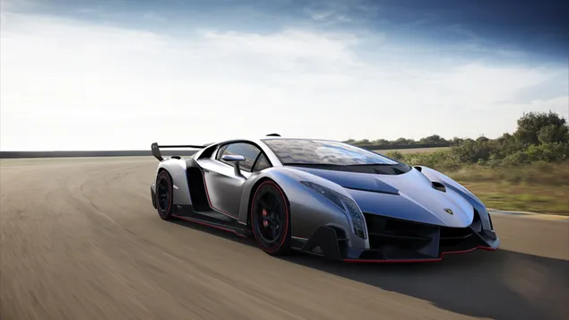 Muat turun Kereta sport Lamborghini Veneno Perak di jalan raya