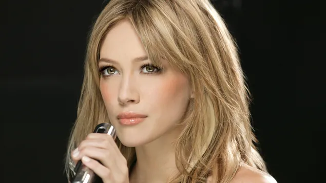 הזמרת-שחקנית הילרי דאף 4K טפט