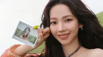에스파의 미소 띤 '카리나' | 'Live My Life' MV 촬영 4K 배경화면