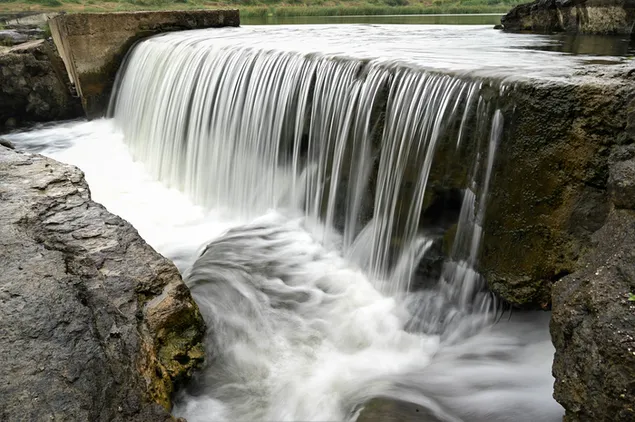 Cascade lisse 4K fond d'écran