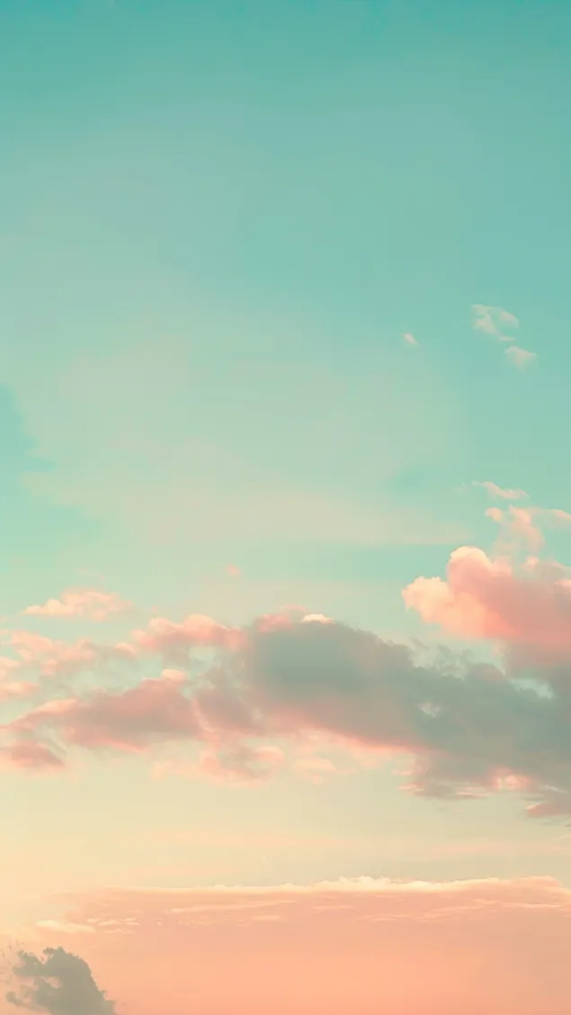 nuvols pastel suaus sobre un horitzo tranquil baixada