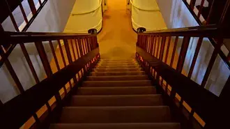 schodiste uvnitr kralovske jachty bitrannia stahnout