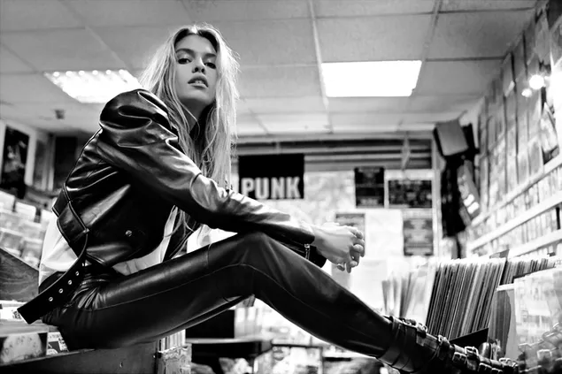 stella maxwell | iers model (zwart-wit bg) download