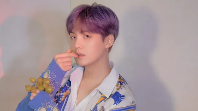 suga v 'map of the soul: persona' shoot z bts (bangtan boys) stahnout