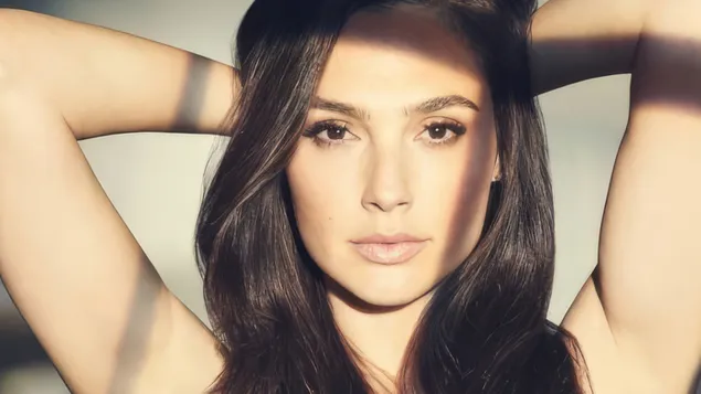 Hình nền Nụ hôn say nắng 'Gal Gadot' 4K