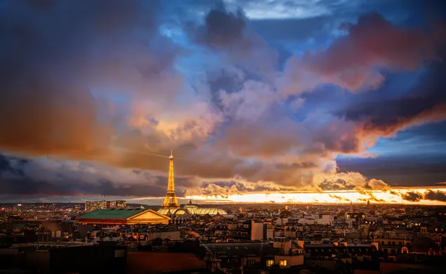パリの夕日の街並み