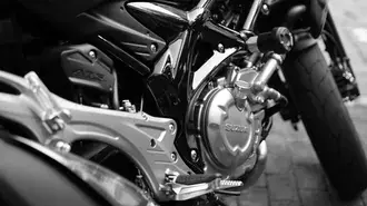 detailni pohled na motor motocyklu suzuki stahnout
