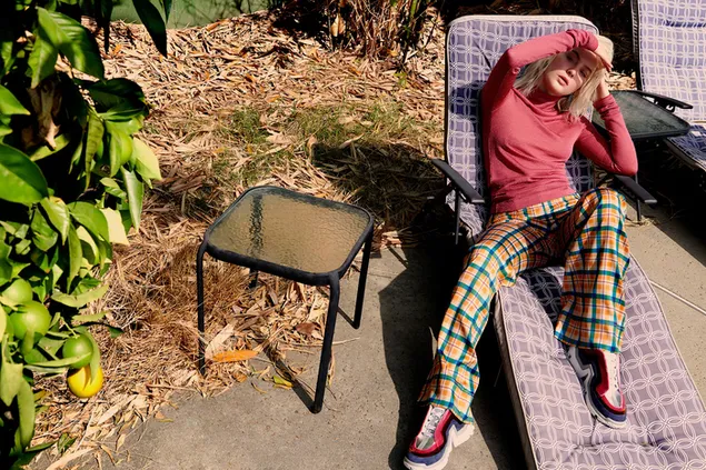 Páipéar balla Amhránaí Sualainnis 'Zara Larsson' | Grianghraf Teen Vogue4K