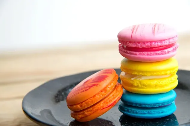 Macarons dulci și colorate 4K imagine de fundal