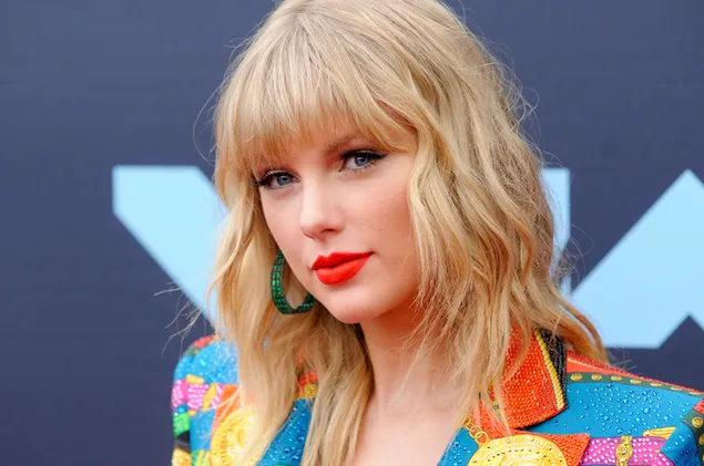 Taylor Swift at MTV Video Music Awards 4K wallpaper