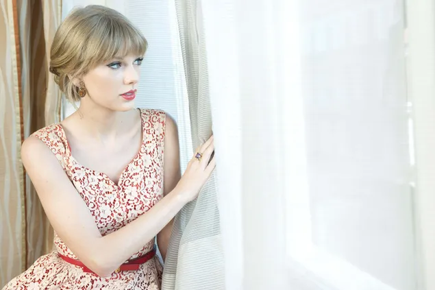 Taylor Swift looking behind the curtain 4K wallpaper