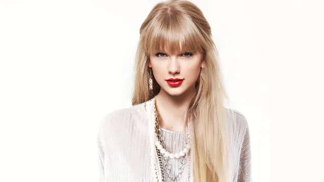 Taylor Swift białe tło z blond włosami i piękną twarzą HD tapeta