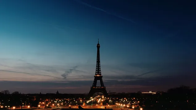 Tháp Eiffel, Ban đêm
