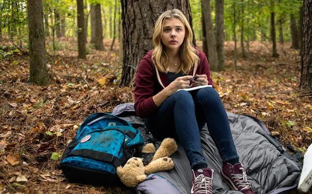 The 5th Wave movie - Chloe Grace Moretz in forest