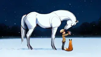 o menino, a toupeira, a raposa e o cavalo filme de animacao cavalo branco, menino e raposa no chao nevado download