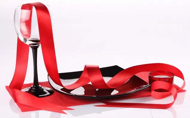 descarcare conceptul de masa romantica pregatita cu o panglica de culoare rosie