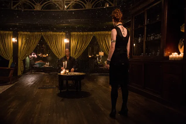 an sealgair cailleach deiridh, buail solas coinnle ioslodail