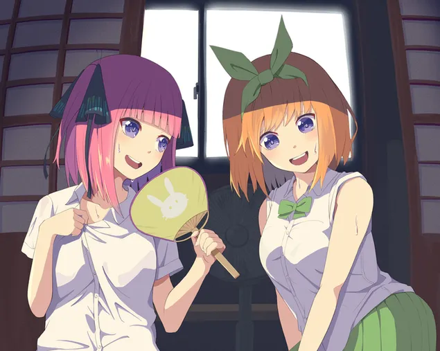 Tapeta Anime manga série Quintessential Quintuplets s růžovými vlasy a oranžovými vlasy 2K