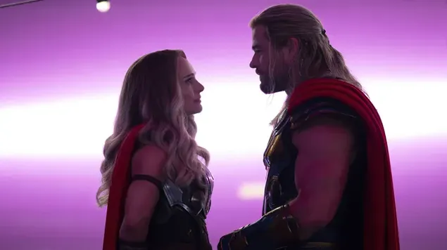 Thor: Love and Thunder - Natalie Portman & Chris Hemsworth