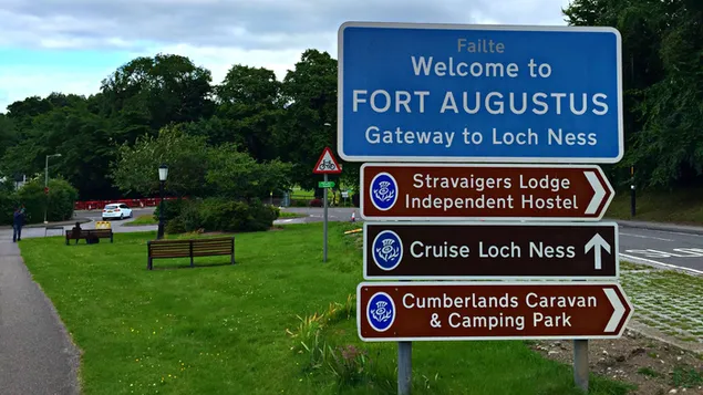 Páipéar balla Taisteal go hAlbain tabhair cuairt ar an Fort Augustus agus Cruise to Lock Ness4K
