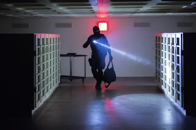 Шпалери Потрійний 9 Грабіжник банку 4K