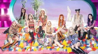 Шпалери Учасники Twice (K-Pop Band) у MV «More & More» [2020] Зйомка 4K