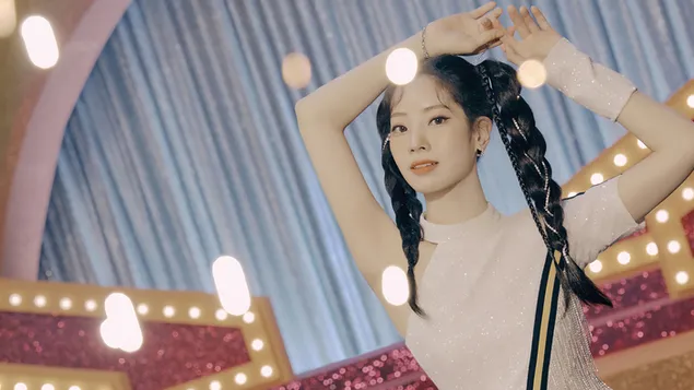 Dahyun của TWICE trong MV 'The Feels' Shoot tải xuống