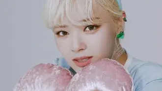 จองยอน TWICE ถ่ายภาพในอัลบั้ม 'Formula of Love: OT3 (Full of Love Ver.)' 4K วอลเปเปอร์