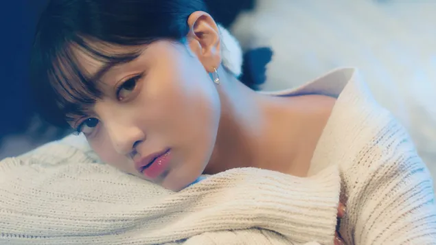 צילום MV Jihyo של TWICE - זריחה לאור ירח 4K טפט