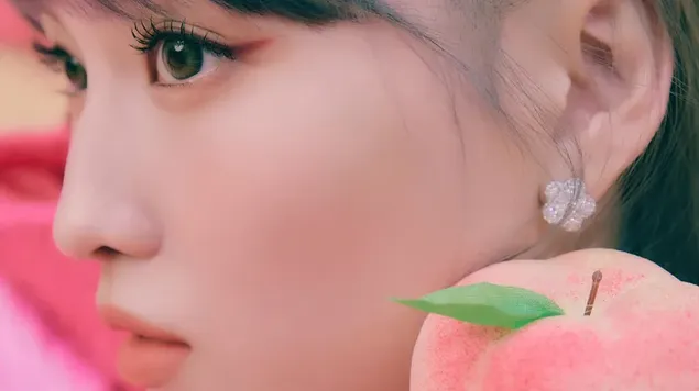 המומו של TWICE ב-'Talk that Talk' MV (קונספט 2) צילום 4K טפט