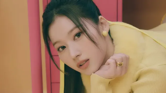 Sana TWICE dalam 'Talk that Talk' MV (Concept 2) Photoshoot 4K kertas dinding