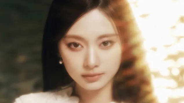 TWICE's Tzuyu за 'Run Away' MV Shoot 4K тапет