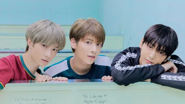 txt 'beomgyu with subin&taehyeon' in ggumyi jang: magic album shoot daunrodeu