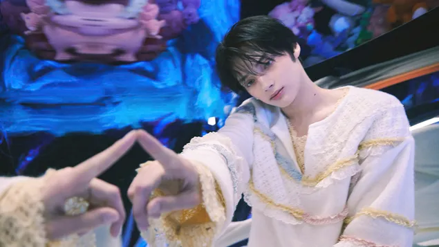 TXT 'Huening Kai' در The Name Chapter: Temptation Album Shoot (نسخه کابوس) کاغذدیواری  4K