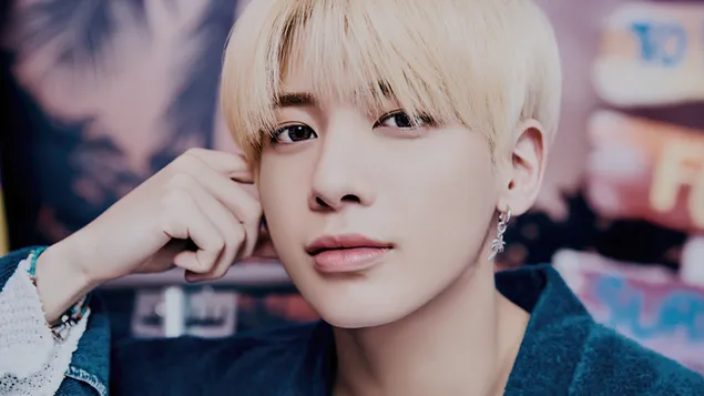 TXT Taehyun - Mavi Saat M/V Çekimi 4K duvar kağıdı