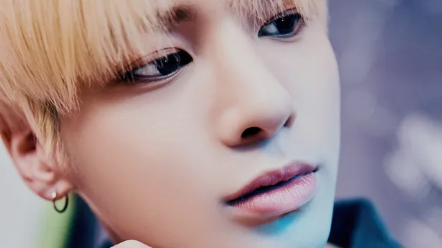 Blue Hour MV Çekiminde TXT 'Taehyun' 4K duvar kağıdı