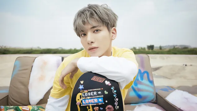 TXT Taehyun - Loser=Lover MV Shoot - The Chaos Chapter: Freeze Album (wersja Fight or Escape) 4K tapeta