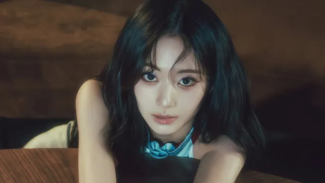 'tzuyu' de twice en el rodaje del video musical 'run away' descargar