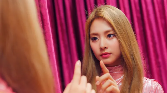 트와이스 'Fake & True' MV 촬영 중인 쯔위 [K-Pop Band] 4K 배경화면