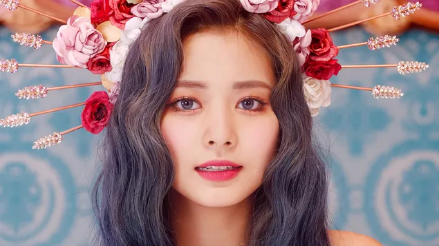 트와이스의 'Feel Special' MV 화보 속 쯔위 [K팝 밴드] 4K 배경화면