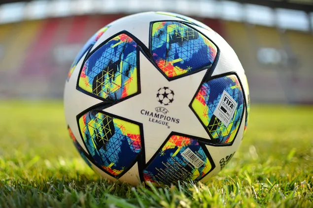 UEFAチャンピオンズリーグ2019-2020オフィシャルボールのクローズアップ