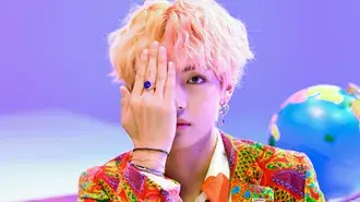 v (kim tae-hyung) iz bts-a (k-pop boys band) preuzmi