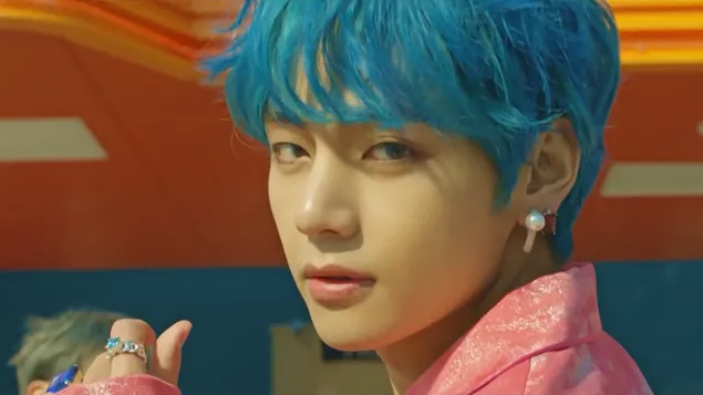 v [kim tae-hyung] in 'boy with luv' mv (the album) shoot from bts (bangtan boys) download