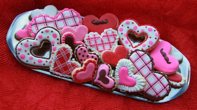 Valentijnsdag - kleurrijke hartvormige koekjes