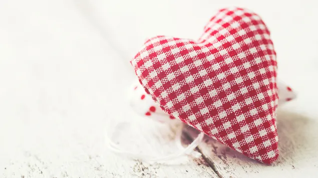 Valentinstag - Herzdekoration aus Stoff