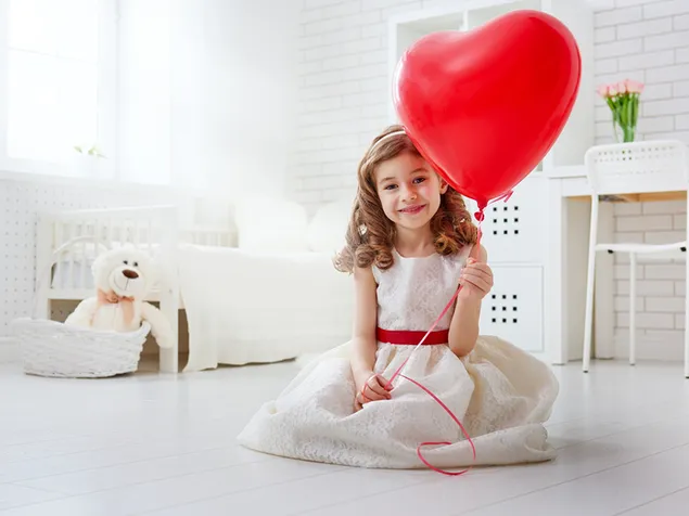 バレンタインデー-ハートの風船を持つ少女 ダウンロード