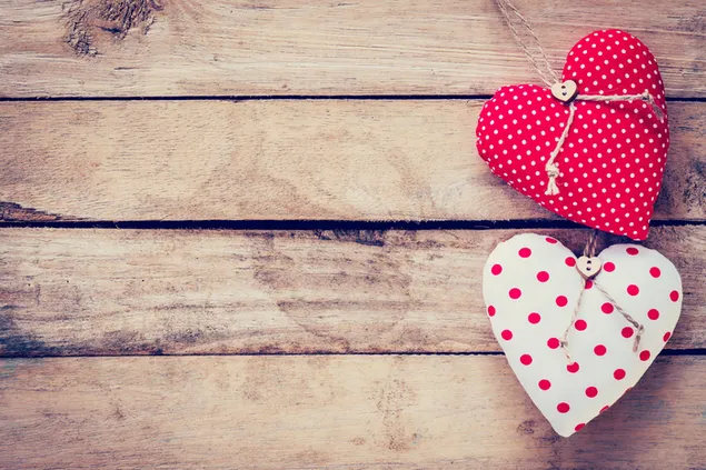 Día de San Valentín - decoración de corazones de tela hecha a mano