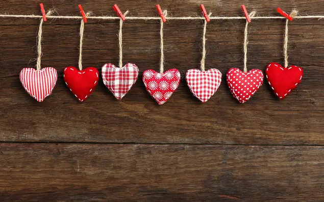Día de San Valentín - corazones de tela hechos a mano