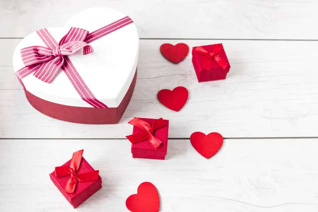 Valentine's day - heart box and presents 2K wallpaper