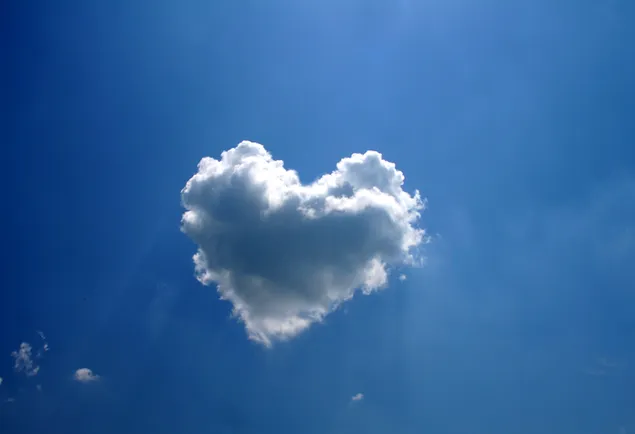 Día de San Valentín - Nube de corazón en el cielo azul